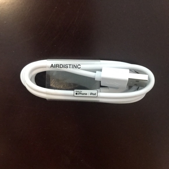 Airdinstinc USB iPhone & iPad charger - Picture 3 of 3